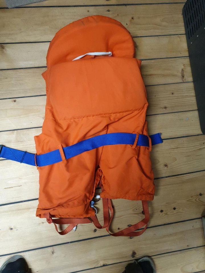 Rettungsweste Schwimmweste Helly Hansen Navigare 40 - 60 kg Airex in Strande