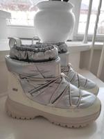 Orig. UGG Yose Puffer Boots, Stiefel, Gr.41, Neu! Frankfurt am Main - Westend Vorschau
