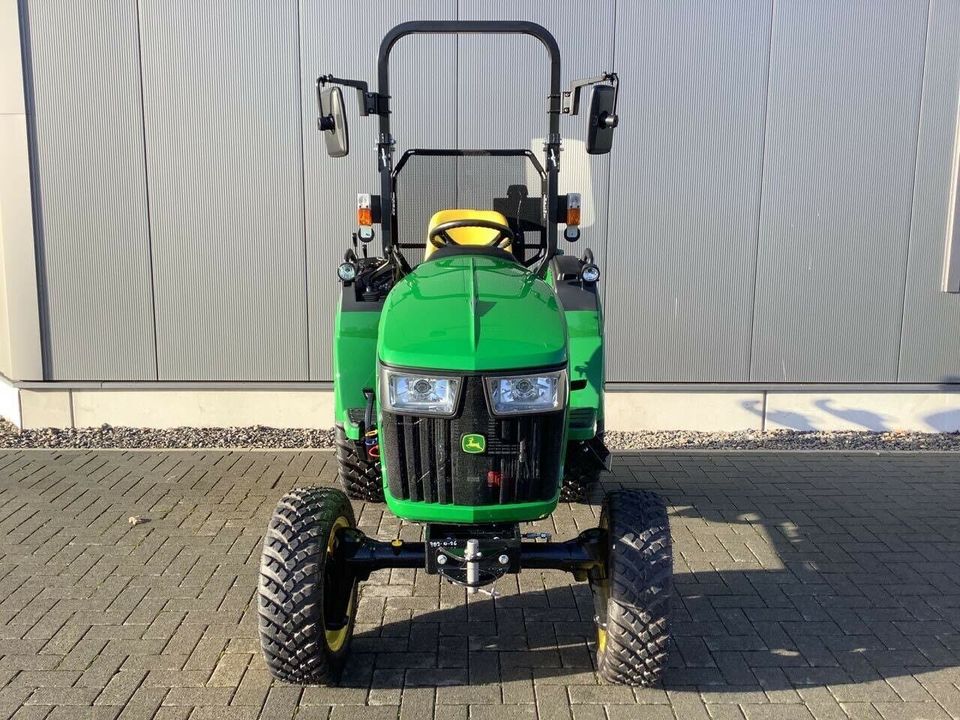 John Deere 2038R in Greven