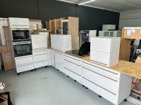 Moderne Küche Einbauküche mit Elektrogeräten Hochglanz Baden-Württemberg - Schwetzingen Vorschau