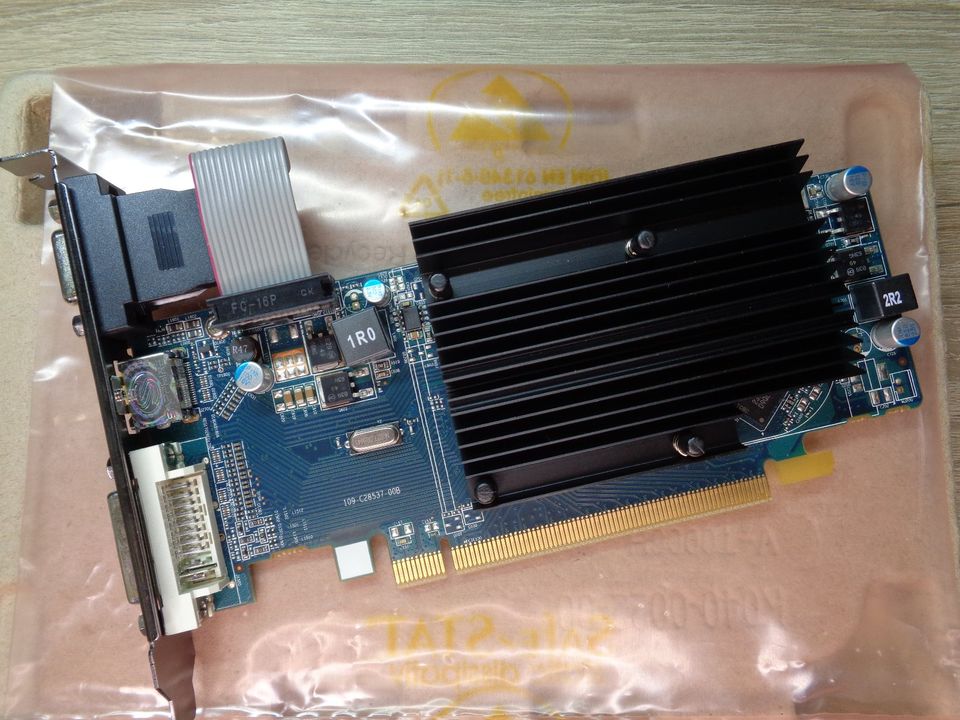 Sapphire ATI Radeon HD5450 (1GB) in Wriezen