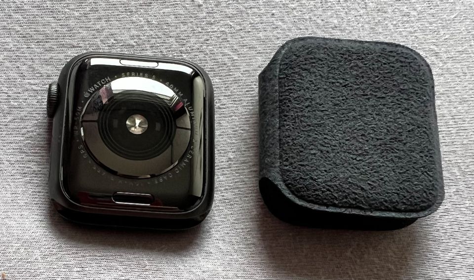 Apple Watch Series 5 40mm GPS mit OVP in Bochum