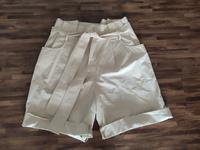 Cos Shorts Gr.40 Nordrhein-Westfalen - Viersen Vorschau