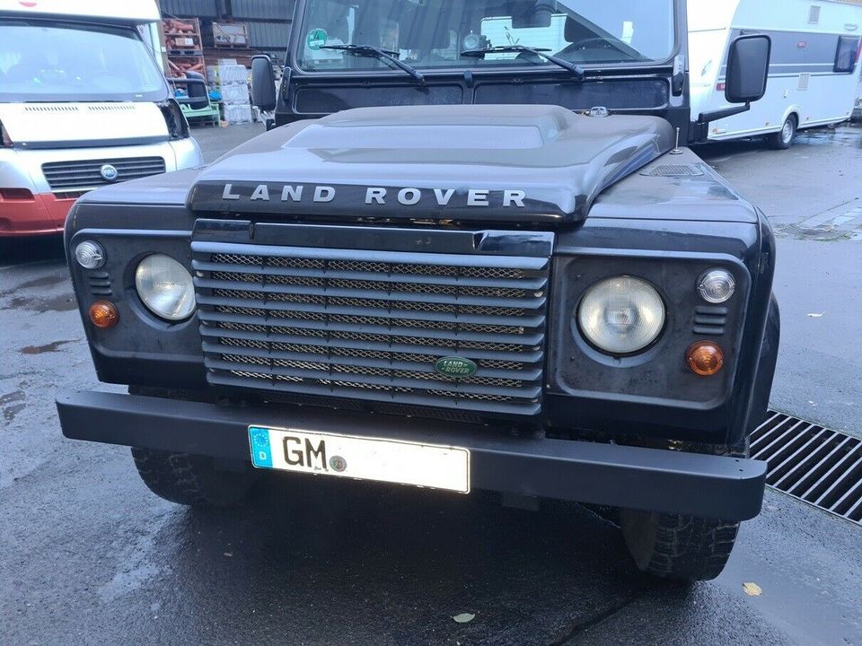 Land Rover Defender 90  Entrostung Unterbodenschutz Hohlraumwachs in Lindlar