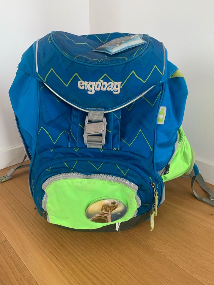 Ergobag mit 2Mäppchen blau Fußball in Veitshöchheim