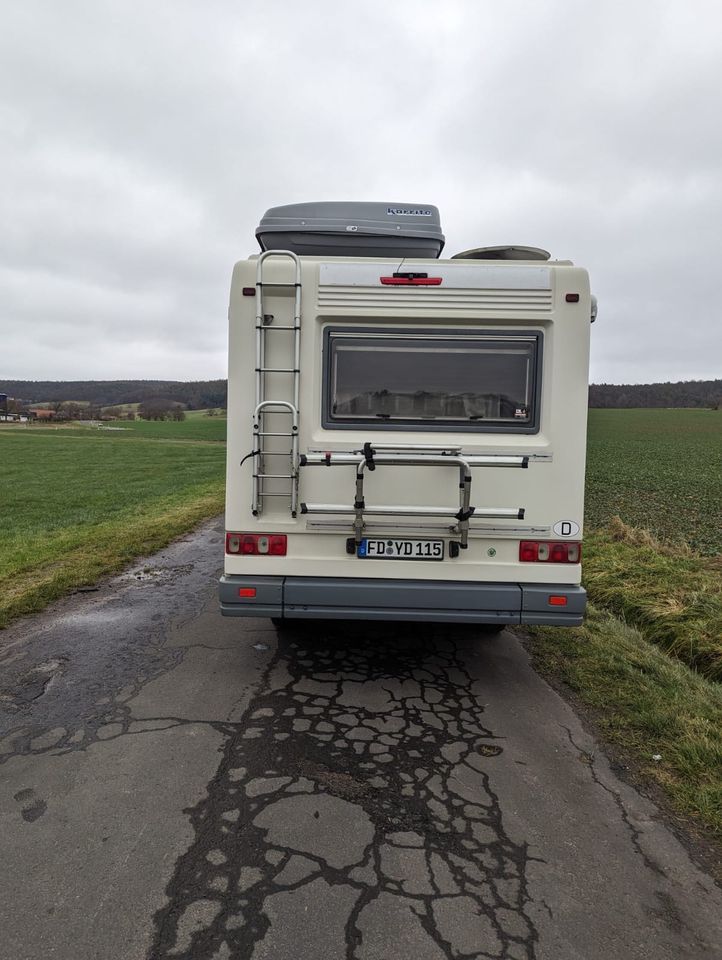 Wohnwagen Mercedes 2,7l Alkoven 2004 in Fulda