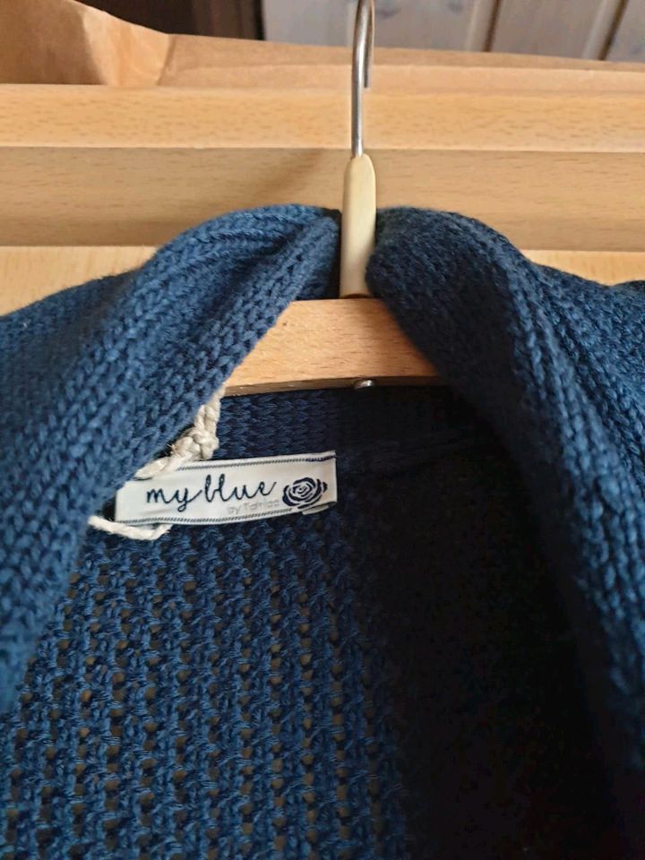 Strickjacke Tchibo 40/42, blau in Fridingen an der Donau