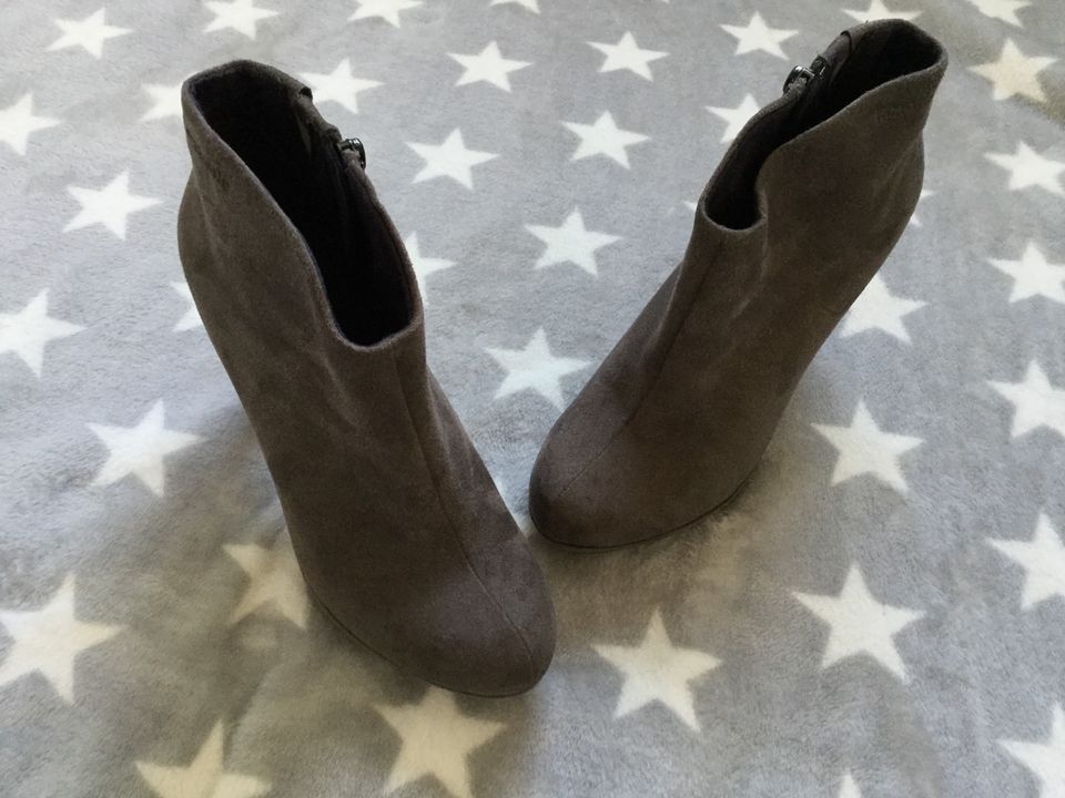 Tamaris Ankle Boots 37 Stiefelette taupe 3x getragen NP50€ in Hamburg