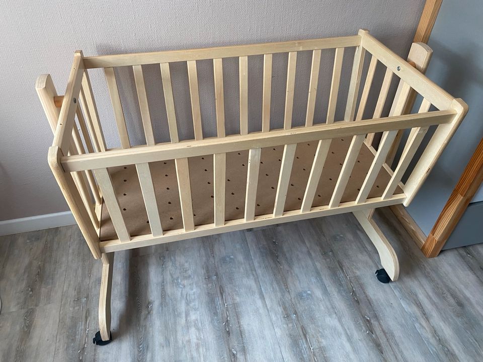 Babywiege Babybett Pendelwiege von Alvi in Bergisch Gladbach