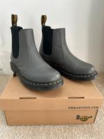 Dr.Martens Chelsea Boots grau Gr.41 Harburg - Hamburg Marmstorf Vorschau