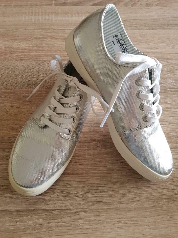 s.Oliver Sneaker Gr. 38 Silber in Haßfurt