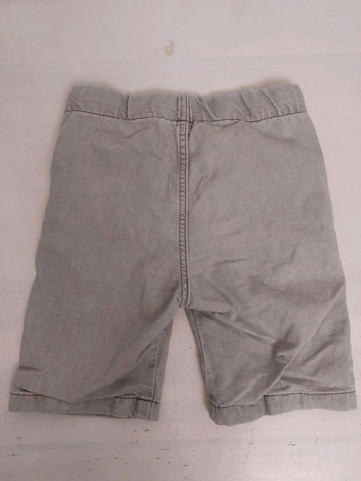 H&M  Shorts/ kurze Hose / kurze Jeans Pull on Grau  Jungs  122 in Germering