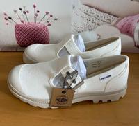 Palladium ♥️ Mary Jane Riemchen Ballerina Gr. 40 creme weiß Nordrhein-Westfalen - Mülheim (Ruhr) Vorschau