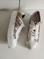 Schöne Sneaker Schuhe von Marco Tozzi Gr 39 Bronze und Weiß Nordrhein-Westfalen - Espelkamp Vorschau