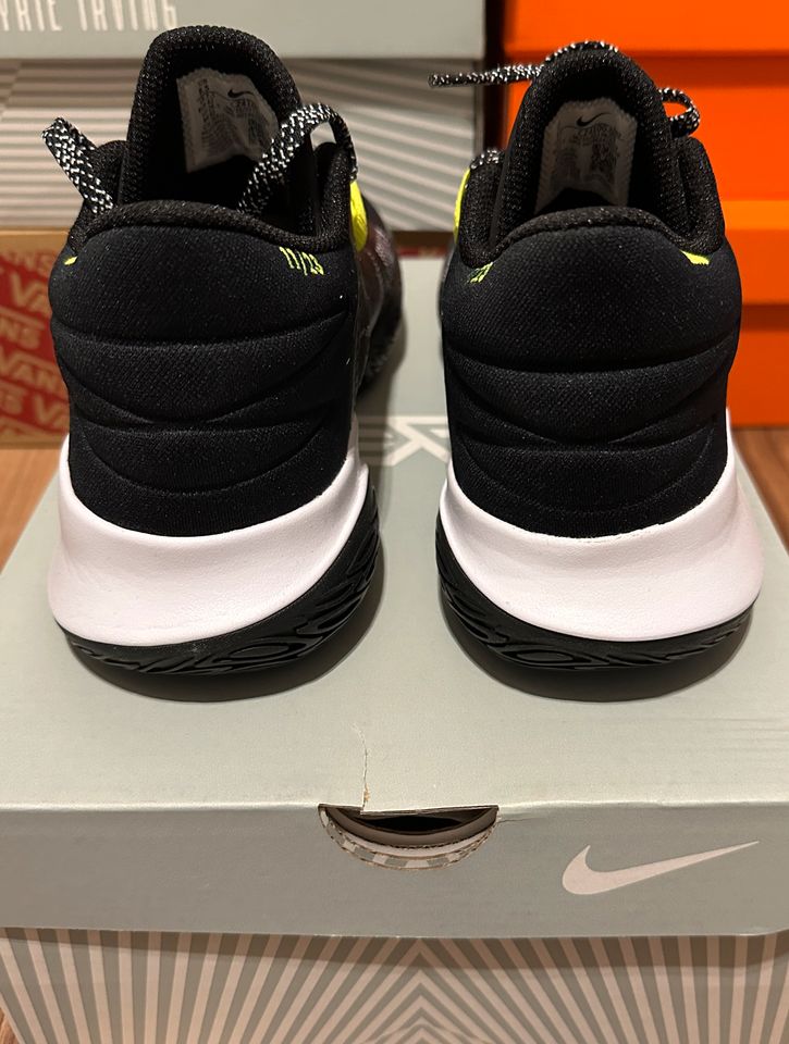 Nike Kyrie Flytrap V Black Sneaker Schuhe 42 NBA Irving Dallas in Köln