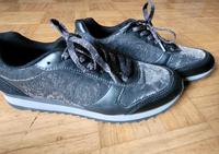 neuwertig Schuhe 40 41  schwarz Sneaker Bayern - Friedberg Vorschau