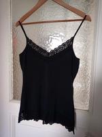 Gothic Vintage Esprit Top Spitze Spaghettiträger Baumwolle Berlin - Wilmersdorf Vorschau