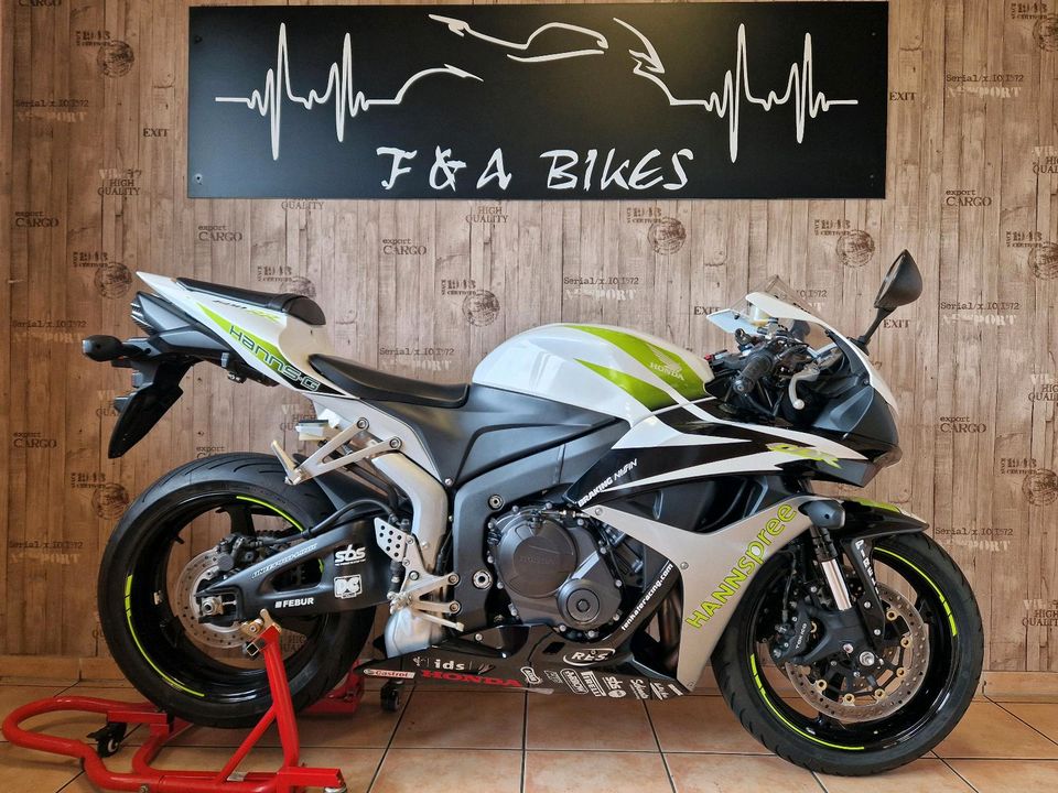 Honda CBR600RR,Top Zustand,Sportauspuff in Lembruch