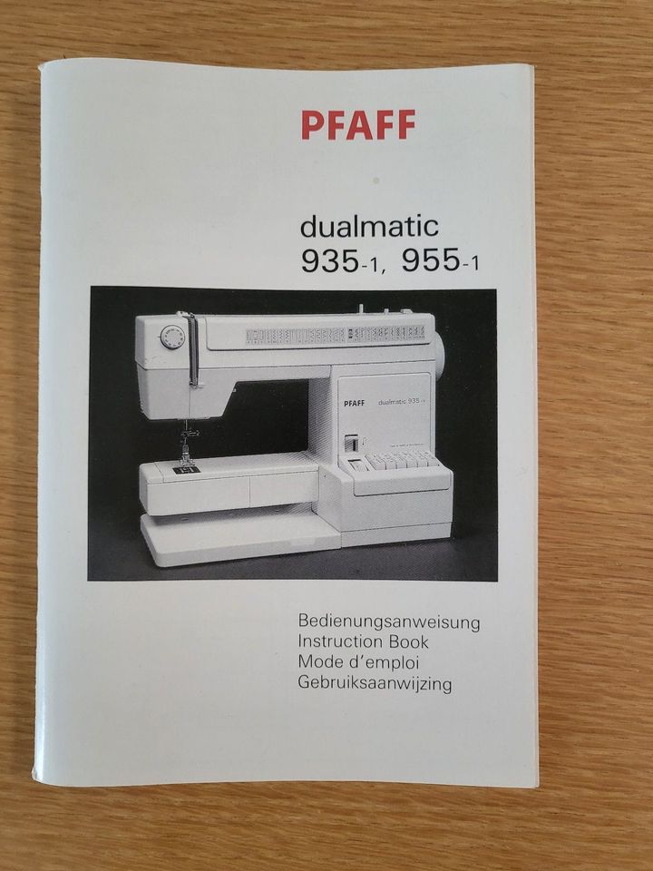 Pfaff Nähmaschine dualmatic 955-1 versenkbar im "Nähschrank" in Tübingen