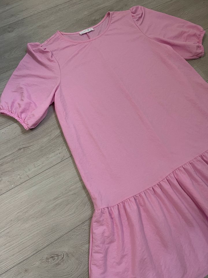 Kleid Sommerkleid Volant pink rosa Gr. 42 in Metzingen