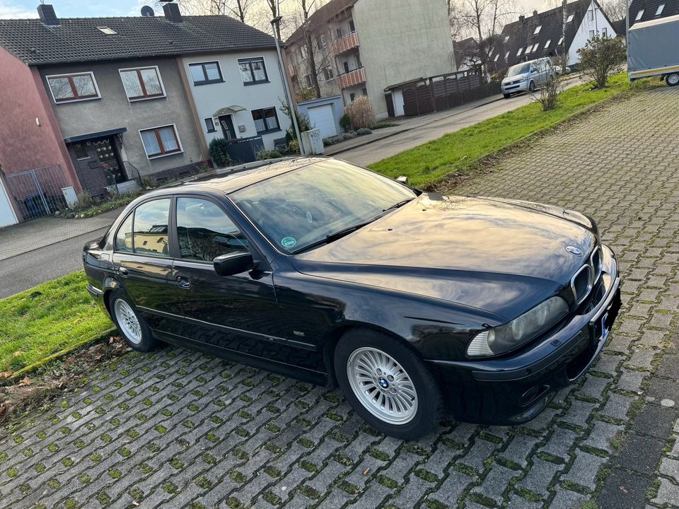 BMW E39 523 LPG M Paket in Oberhausen