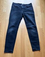 Schwarze Jeans von Closed, Modell Baker, Größe 30 Frankfurt am Main - Sachsenhausen Vorschau