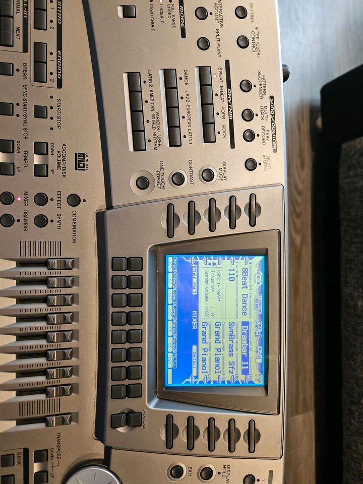Casio MZ-2000 Keyboard / Workstation in Gelsenkirchen
