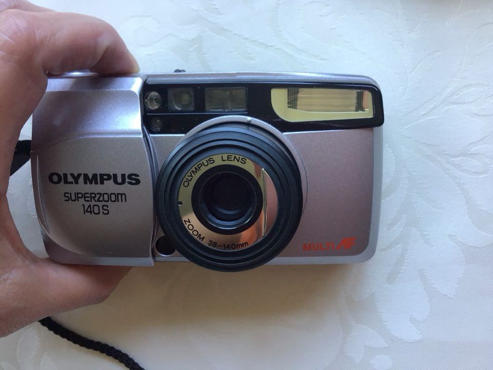Olympus Superzoom 140 S - analoge Kamera mit Anleitung, Top in Kiel