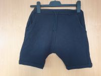 Schwarz Sweater Hose Bermuda Shorts Haremlook Gr 158 Leipzig - Kleinzschocher Vorschau