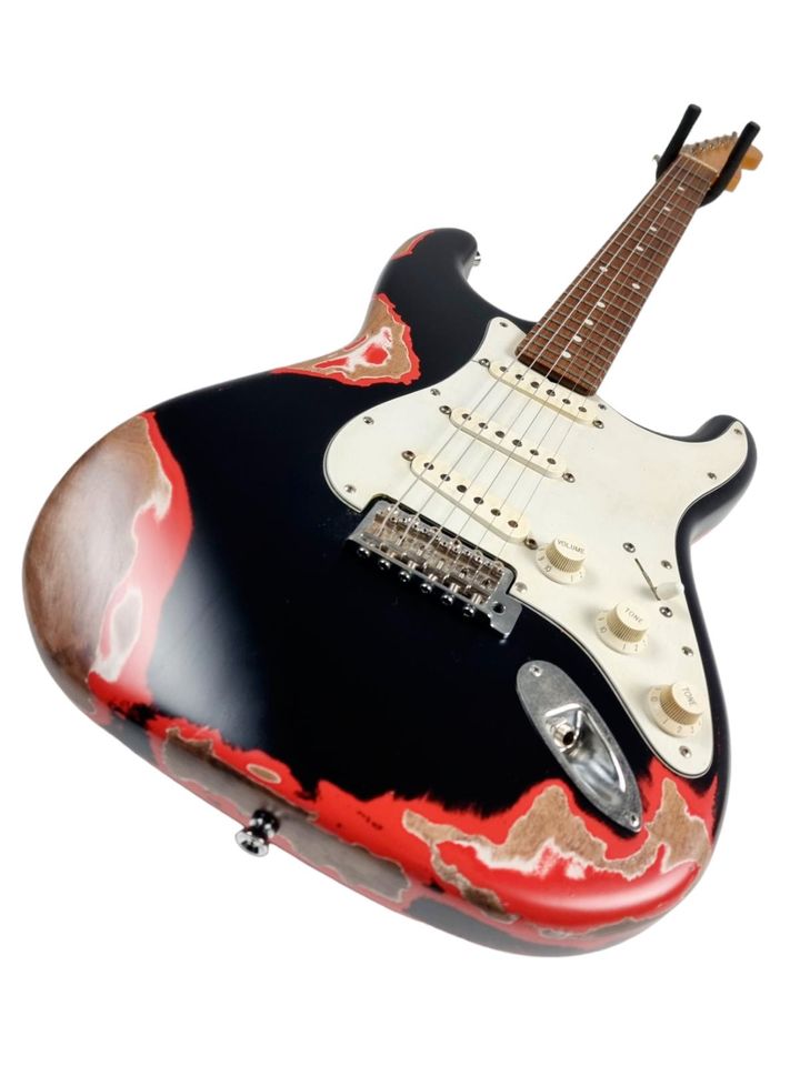 MJT Stratocaster mit Kloppmann 1954 Pickups Black over Red Relic in Linsengericht