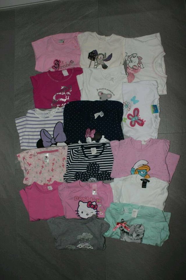 s.Oliver H&M Topolino C&A Vertbaudet Shirt Gr. 86 Hello Kitty in Hirschau