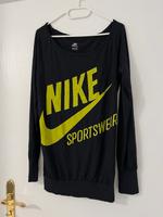 Nike sportswear Oberteil - Größe S Bayern - Schwandorf Vorschau