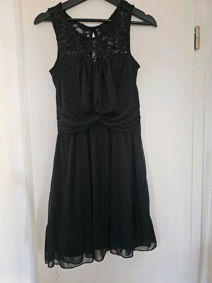 Elegantes Kleid Gr. 32/34 Spitze NEU Cocktailkleid bonprix in Wetter (Ruhr)