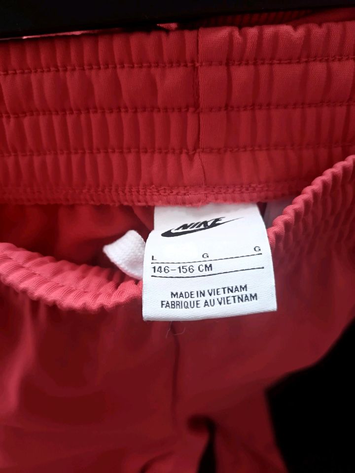 Nike Sportswear Trainingsanzug Größe 146/156 in Albstadt