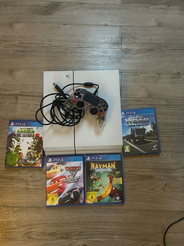 Playstation 4 - inkl. Controller und 4 Spielen in Bönnigheim