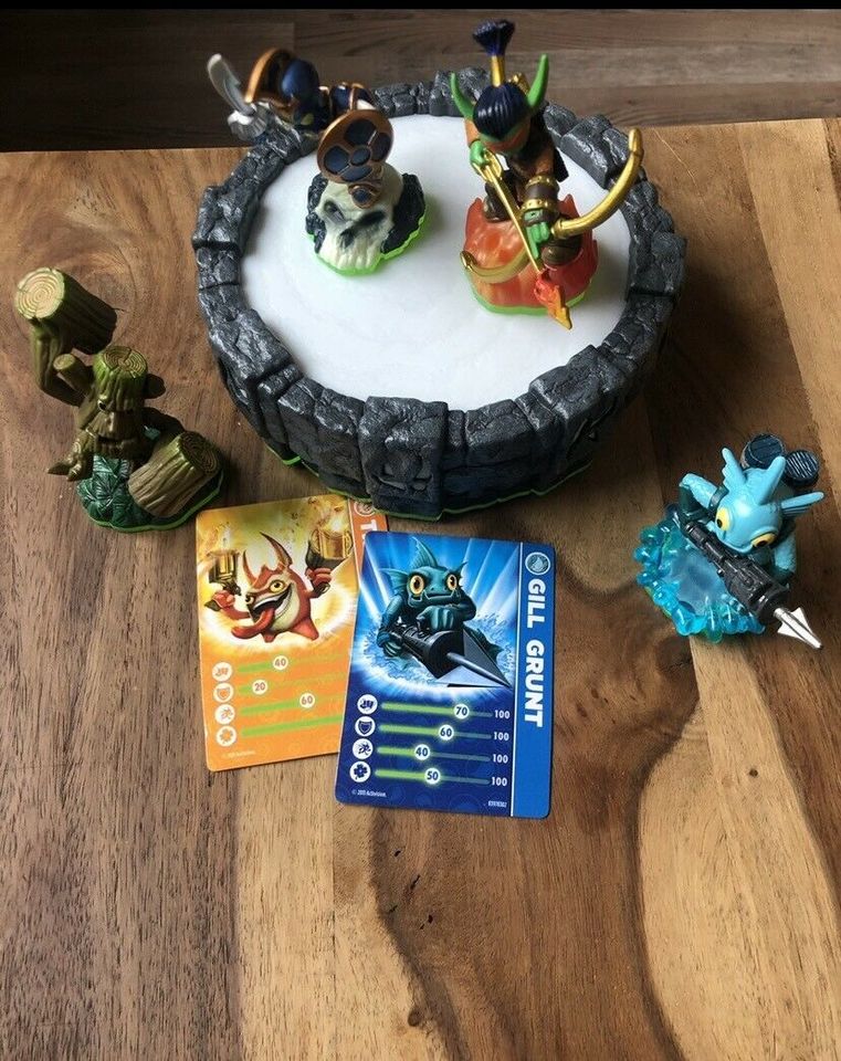 Wii Skylanders Spiel mit Portal und 4 Figuren in Hamburg