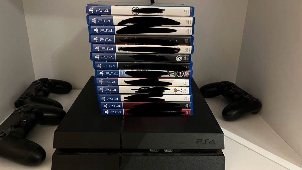 PlayStation 4 + Spiele + Zubehör in Allersberg