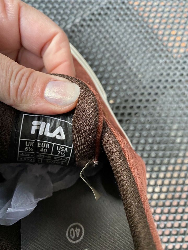 Fila sneaker schuhe Turnschuhe neuwertig 40 braun in Moers