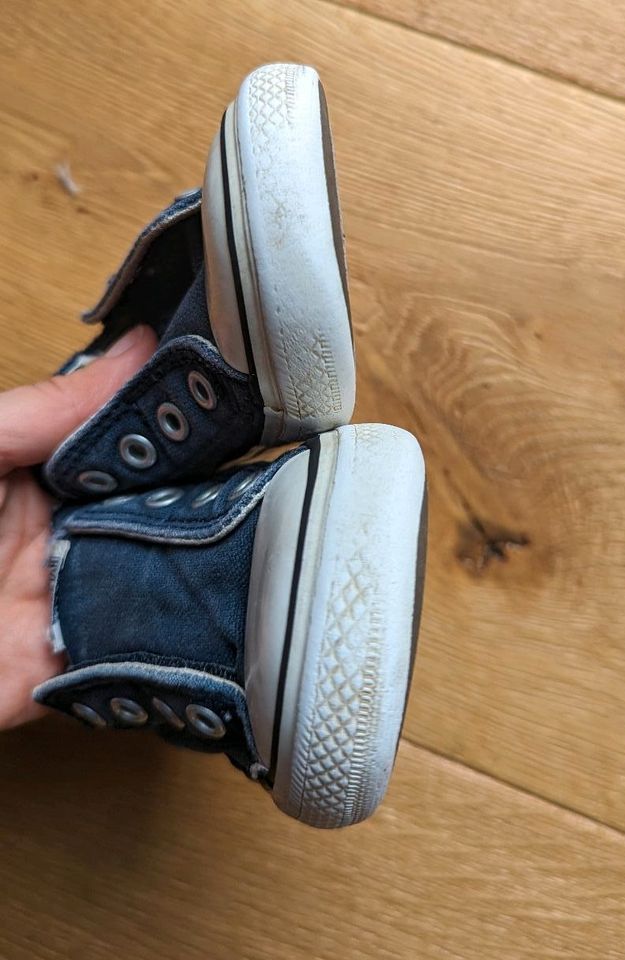 Chucks Converse 24 (wie 25) blau Jeans mit Klettverschluss in Aichach