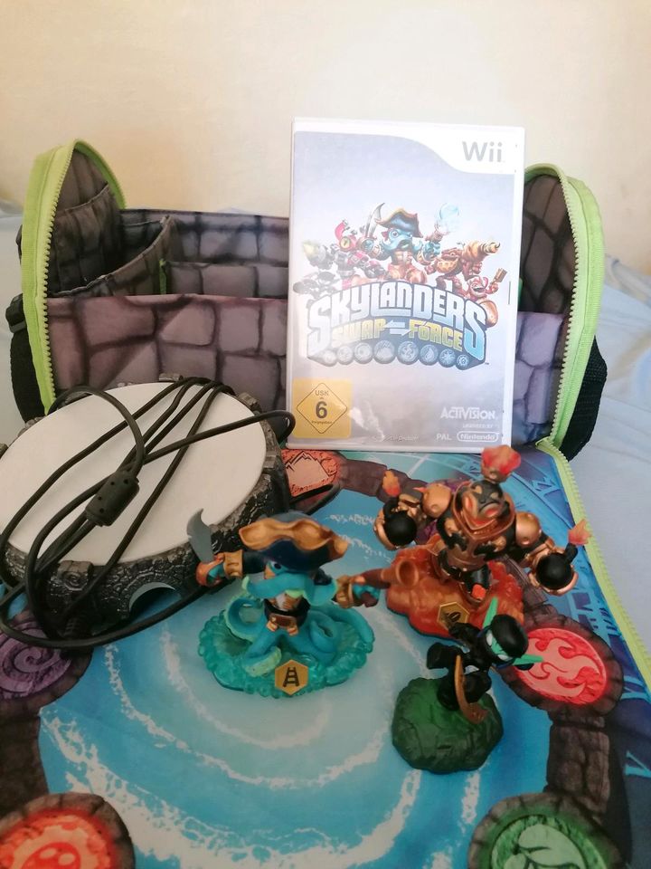 Skylanders Swap Force (Wii) + Zubehör in Berlin