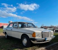 Mercedes Benz 200  W 123 Limousine TOP Zustand Wandsbek - Hamburg Tonndorf Vorschau