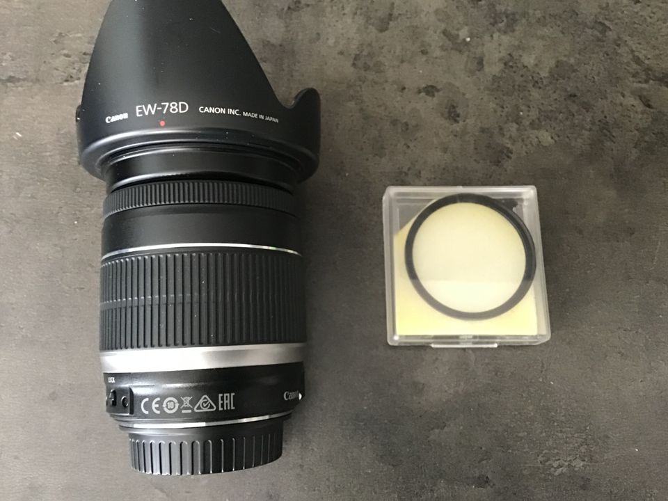 Digitale Spiegelreflexkamera Canon EOS 1100 D mit Zubehör in Farchant