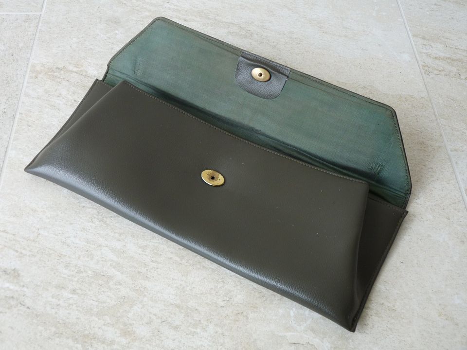 elegante Clutch Handtasche olive 70er vintage Abendtasche in Bergisch Gladbach