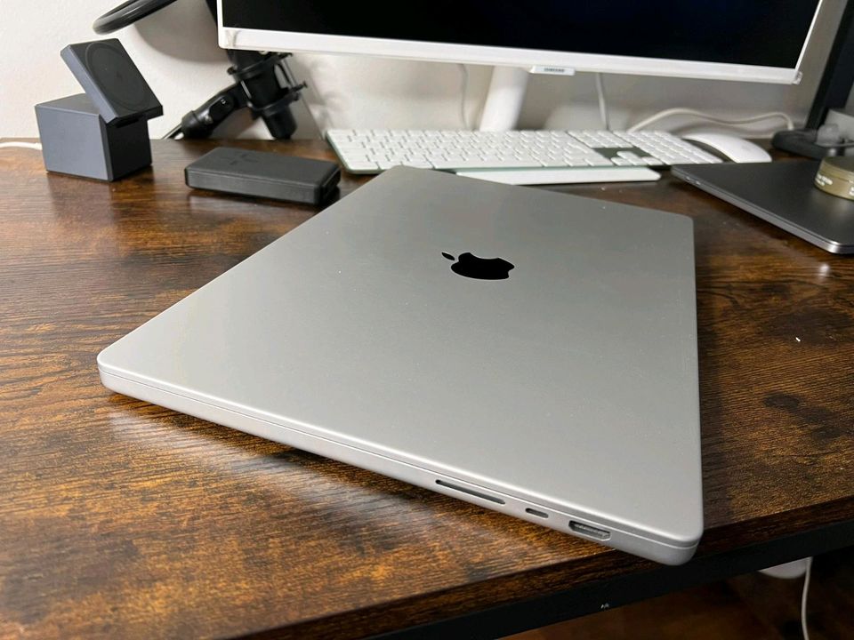 MacBook pro 16" m2 chip in Witten