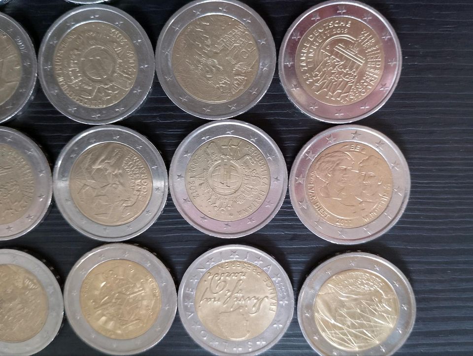 2 Euro Sondermünzen, 65 Stück in Wuppertal