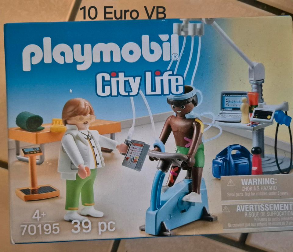 Playmobil beim Facharzt- Physiotherapeut in Hamburg
