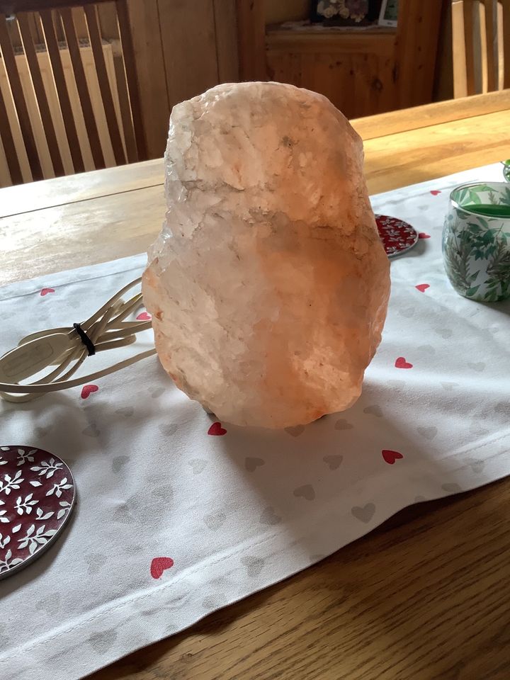 Salzkristall Lampe 22 cm in Romrod