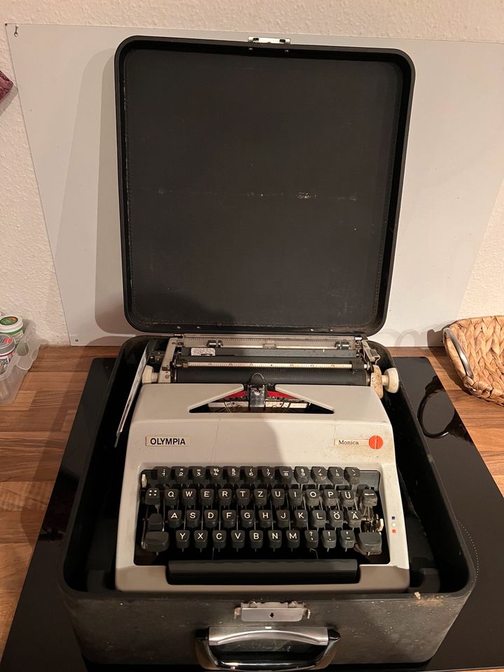 Schreibmaschine Olympia Monica - guter Zustand in Wuppertal