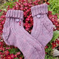 Handgestrickte Socken aus Wolle und Maulbeerseide pflanzengefärbt Dithmarschen - Burg (Dithmarschen) Vorschau