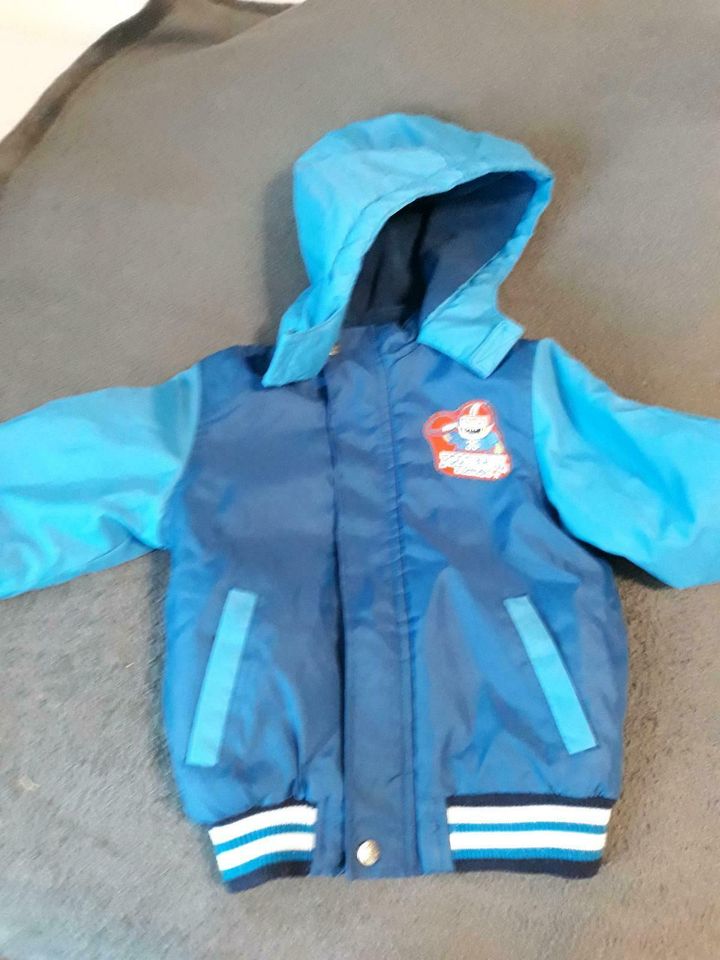 Winterjacke 104, mit Kaputze in Wiehe